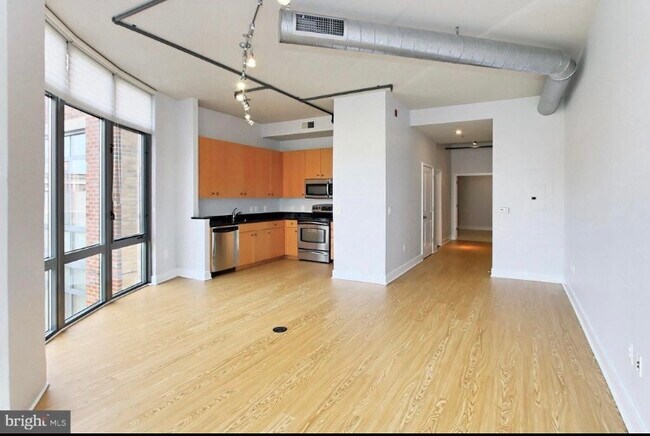 Building Photo - 520 John Carlyle St