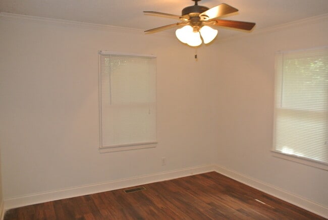 Building Photo - 45 Davie Cir
