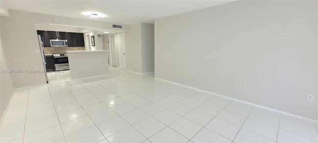 Foto del edificio - 18051 Biscayne Blvd