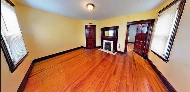 Building Photo - 2343 Rohs St