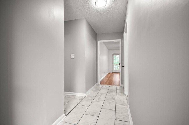 Foto del edificio - Two Bedroom in Sango!