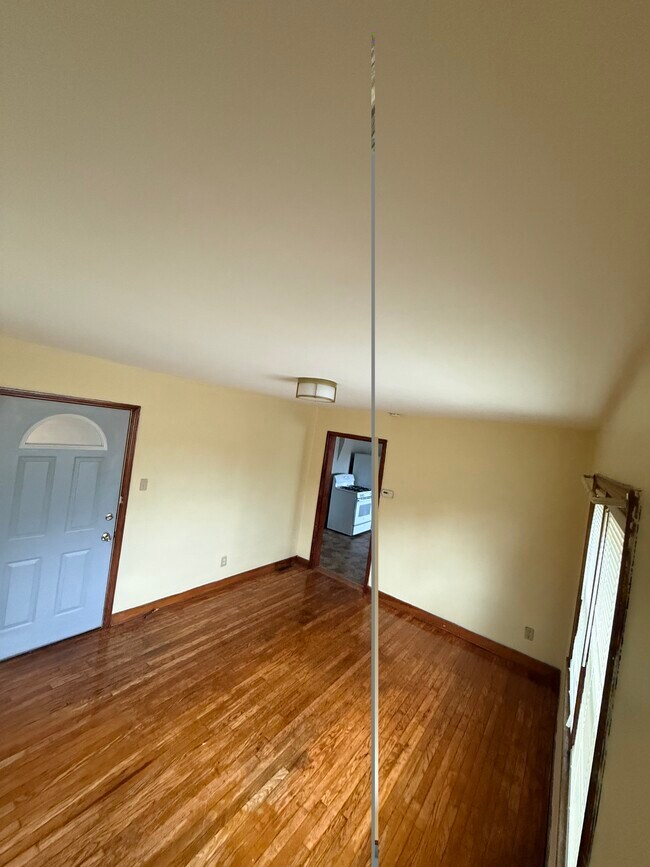 Foto del edificio - 7804 Banks St