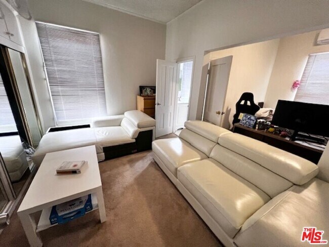 Foto del edificio - 1225 Normandie Ave