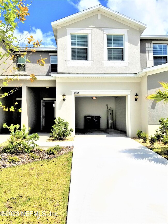 Building Photo - 10688 Lake Montauk Dr