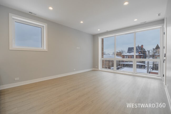 Building Photo - 3738 S Calumet Ave