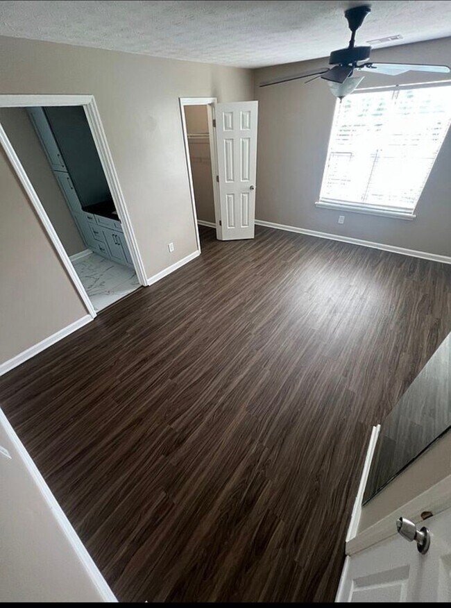 Foto del edificio - 5526 Clover Rise Ln