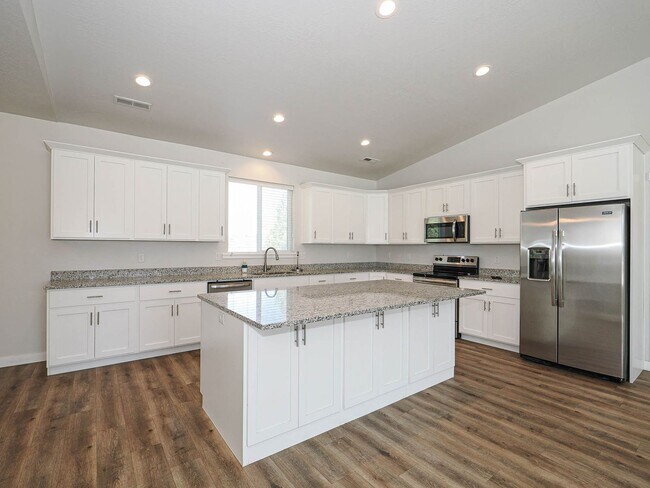 Foto del edificio - 3 Bedroom, 2 Bathroom Provo Home