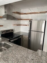 Building Photo - 1600 Park Cir