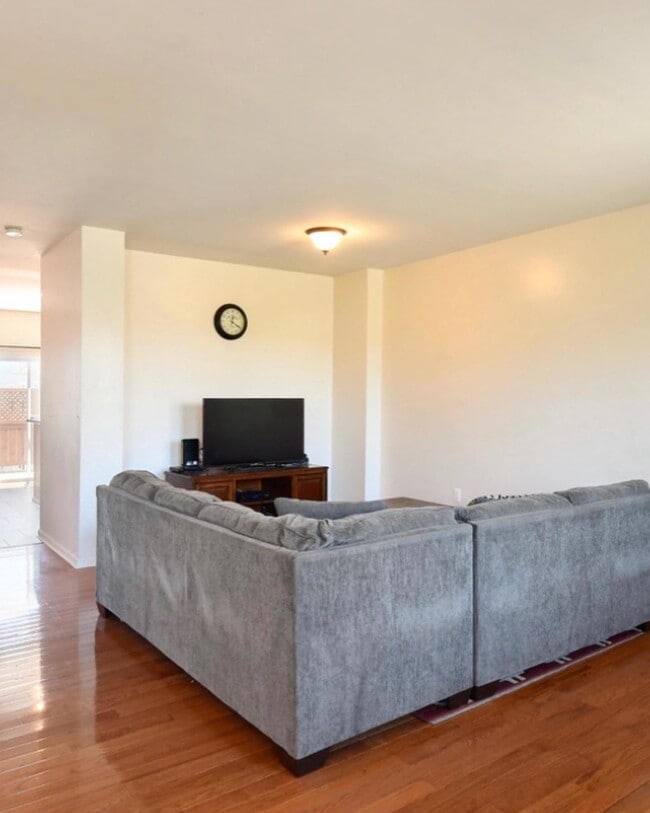 Building Photo - 1202 Ellis Ave