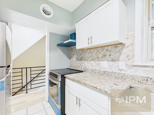 Building Photo - 1228 Market St