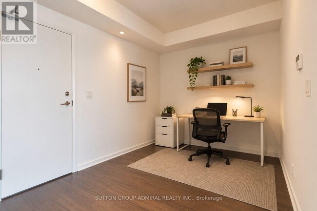 Building Photo - 55 Oneida Crescent