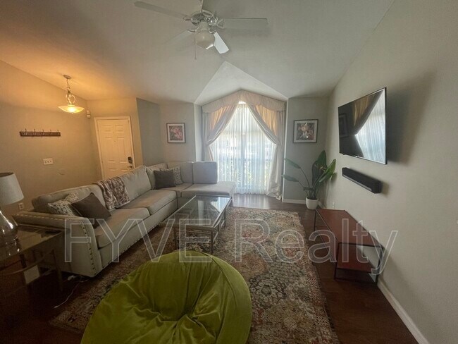 Foto del edificio - 343 Red Rose Cir