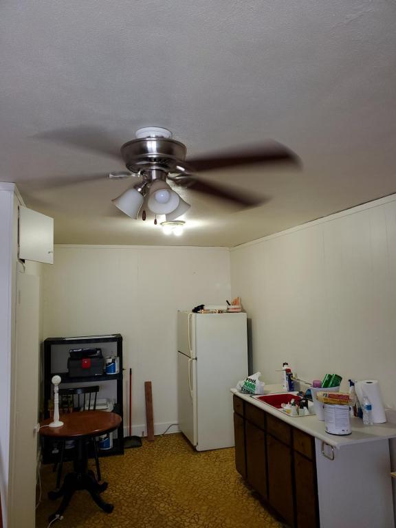 Building Photo - 417 S Van Buren Ave