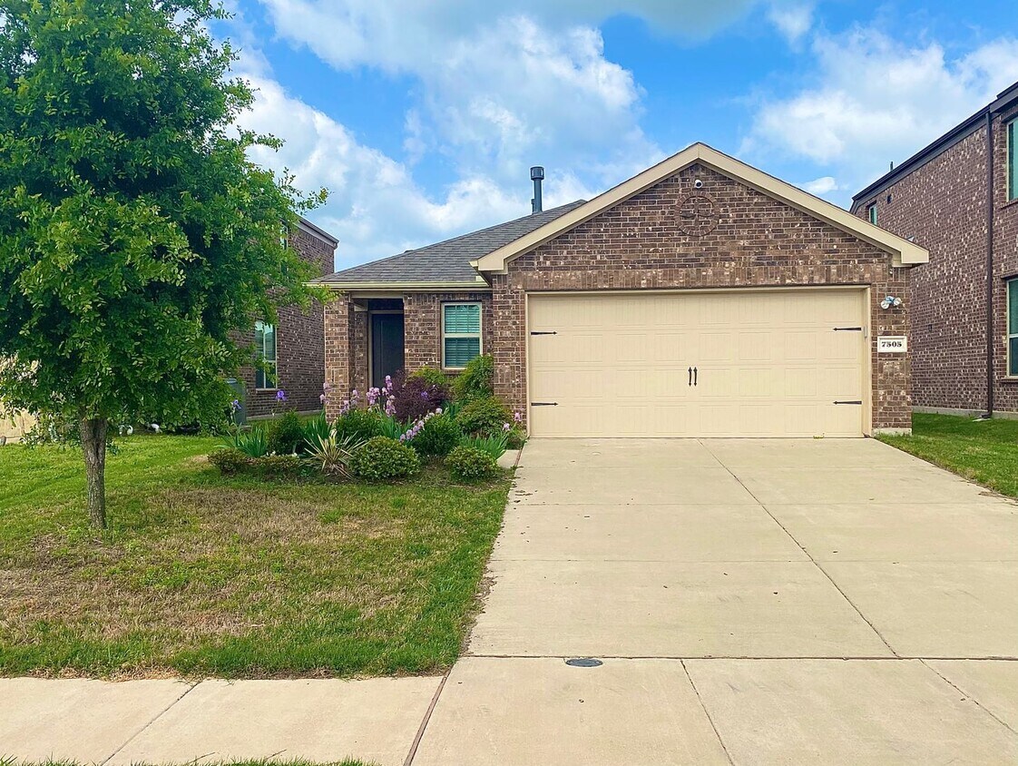 Primary Photo - Gorgeous McKinney Home with Big Yard!
