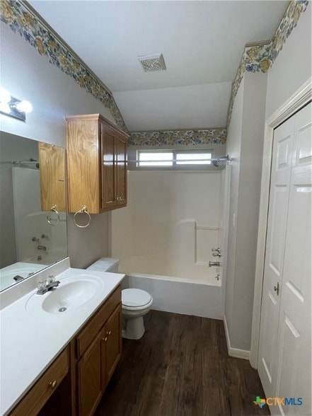 Building Photo - 104 Winston Ct