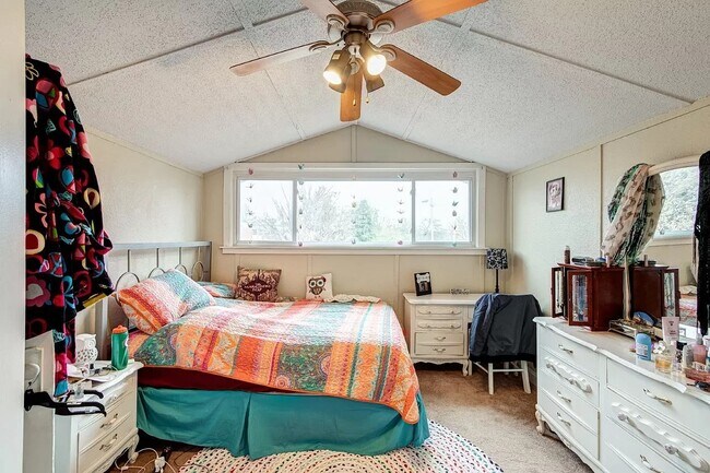 Bedroom 2 - 1309 Lincoln Ave