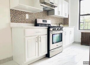 Building Photo - 149 Leonard St Building Photo - 149 Leonard St