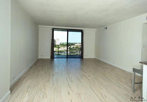 Foto del edificio - 1200 Marine Way