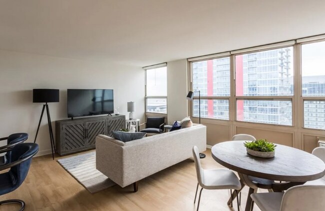 Foto del edificio - 2211 S Michigan Ave