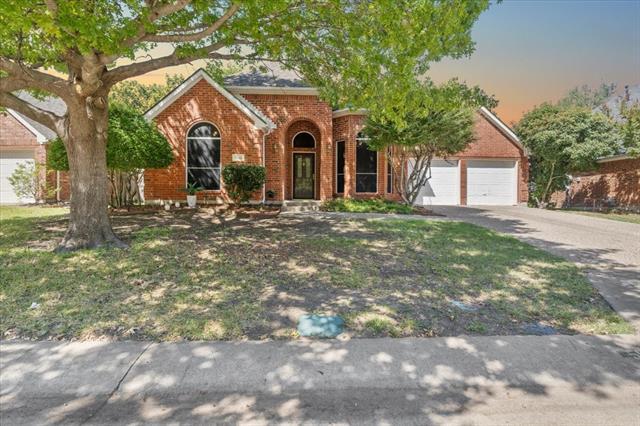 Foto principal - 5922 Mockingbird Ln