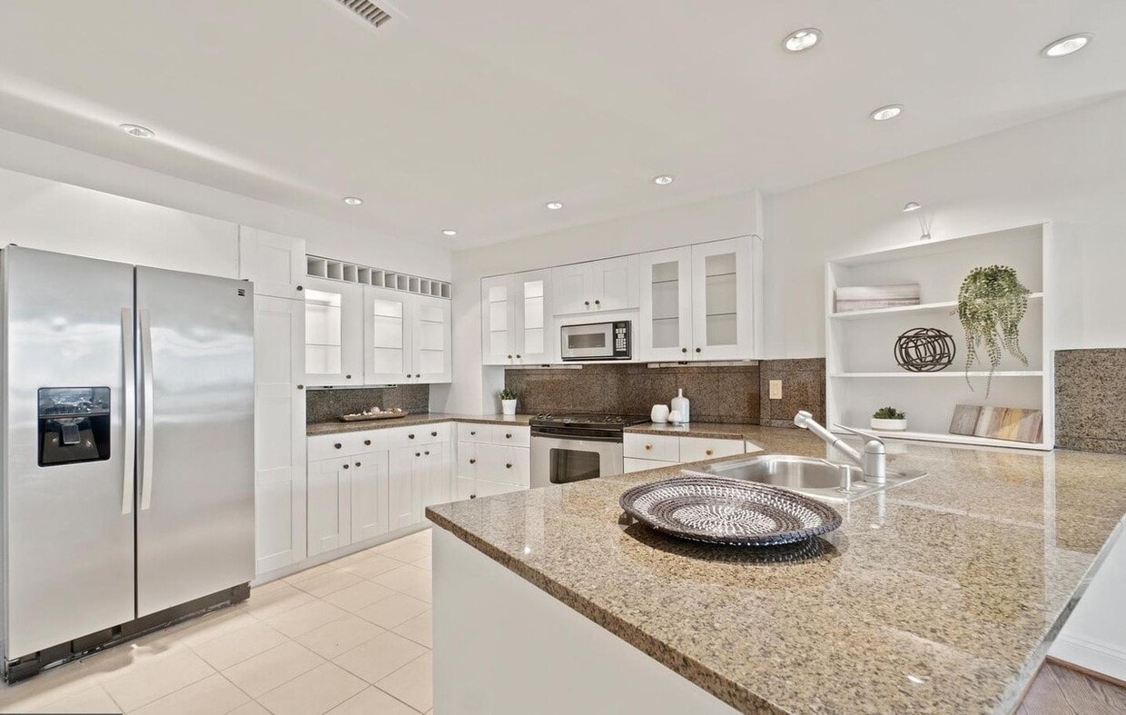 Foto principal - 1080 Wisconsin Ave NW