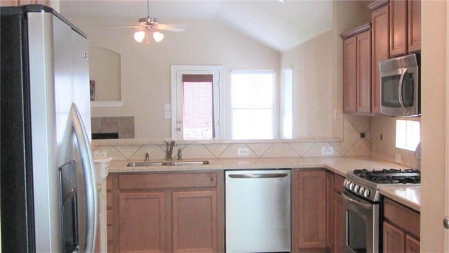 Building Photo - Beautiful well-maintained 3 BR home in desirable, conveniently located Paloma Creek!