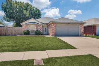 Building Photo - 3625 Garden Springs Dr