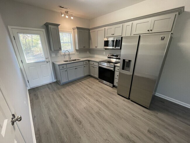 Foto del edificio - 2 bd 2 ba Duplex