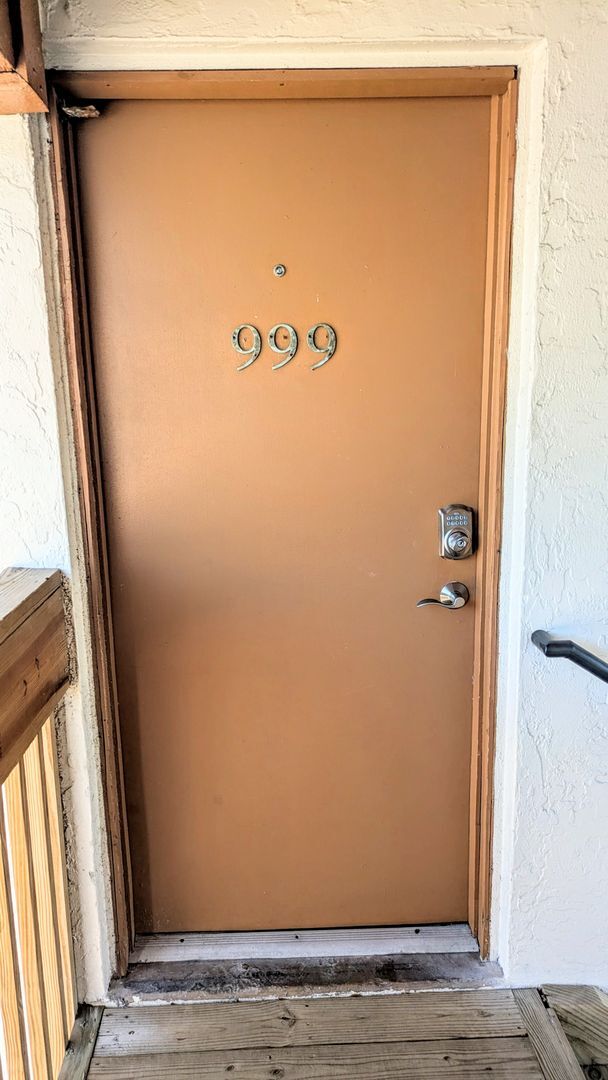 Foto del edificio - 2 BED 1 BATH CONDO ON SIESTA KEY **ALL UTILITIES/WIFI INCLUDED**