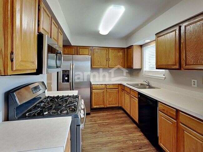 Building Photo - 20835 W Annapolis Ct
