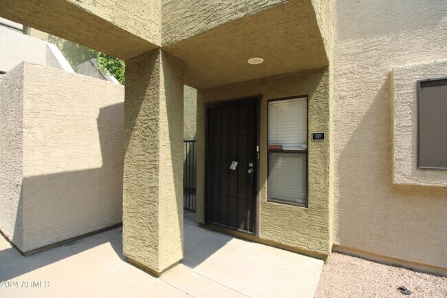 Foto del edificio - 4201 N 20th St