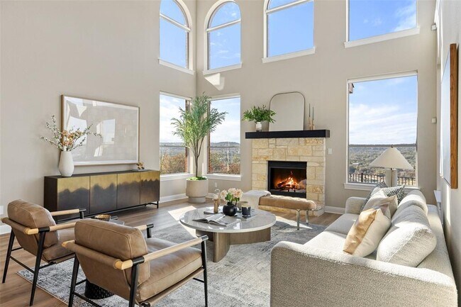 Foto del edificio - 2702 Lakehurst Rd