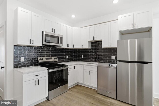 Foto del edificio - 2146 N Franklin St