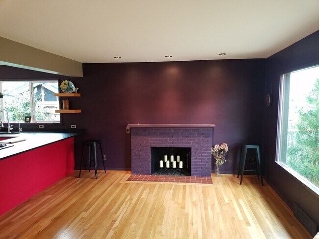 Foto del edificio - Beautiful Modern Custom Home in Great Sale...