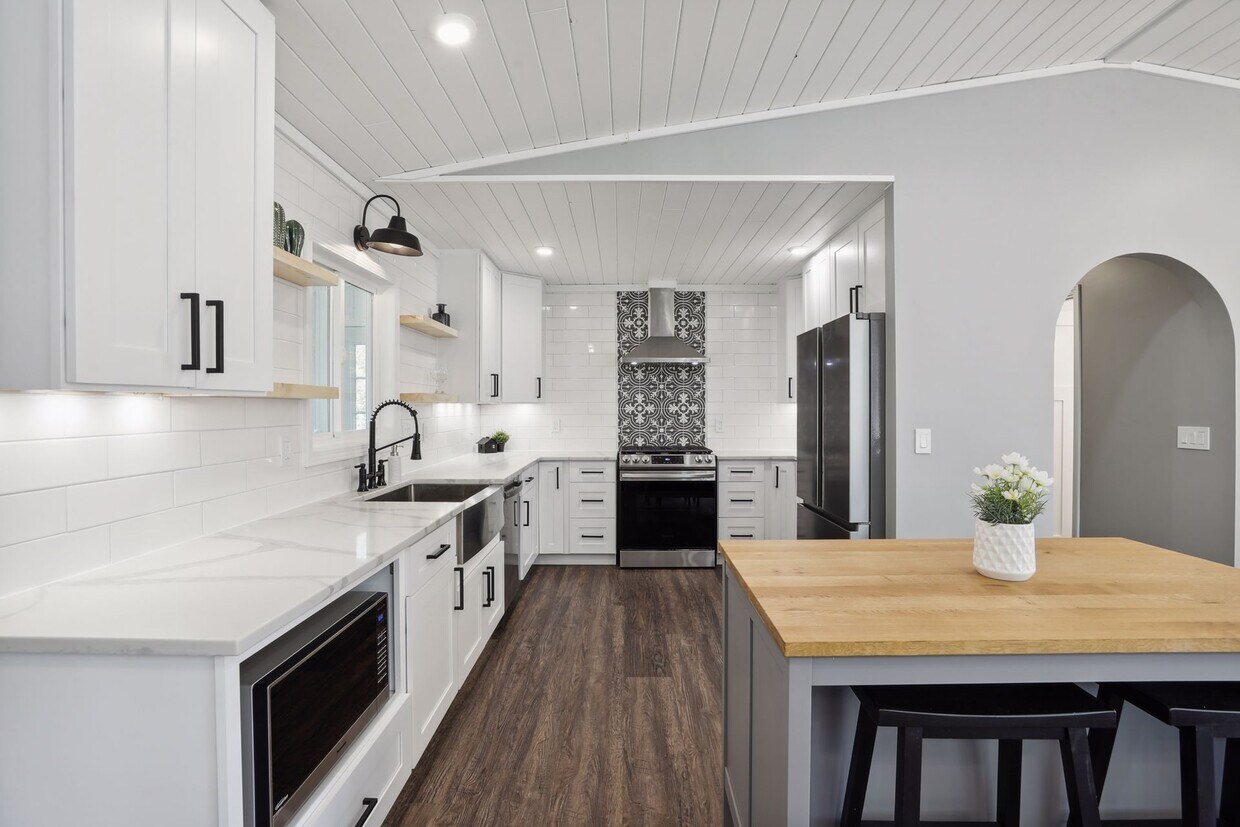 13233 Valley Ln N, Champlin, MN 55316 House Rental in Champlin