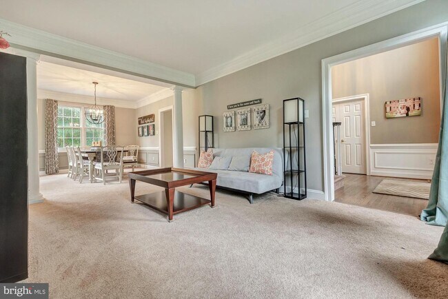 Building Photo - 3045 Chickweed Pl