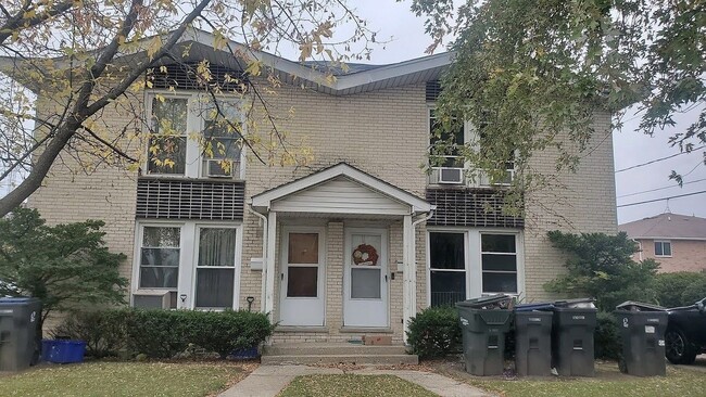 Building Photo - 1724 N Ash St