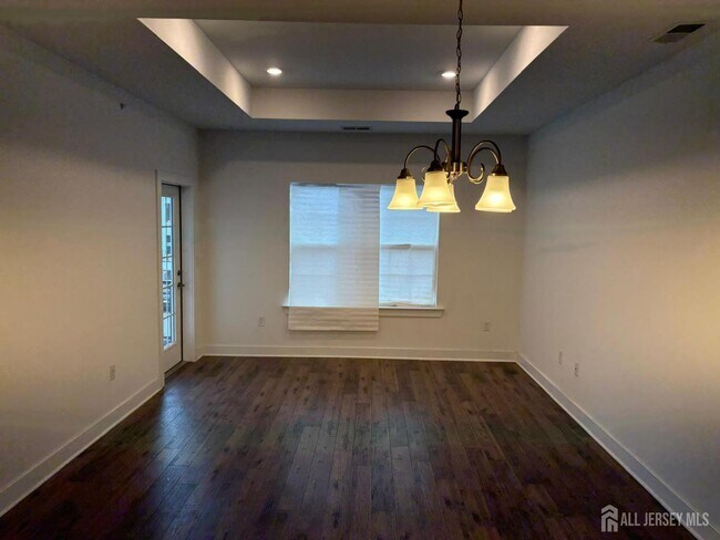 Building Photo - 733 Stiller Ln