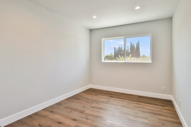 Foto del edificio - 7702 Mason Ave