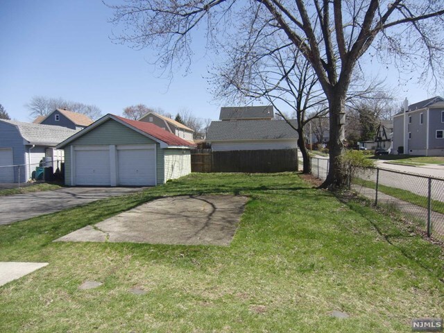 Building Photo - 25 Wanamaker Ave