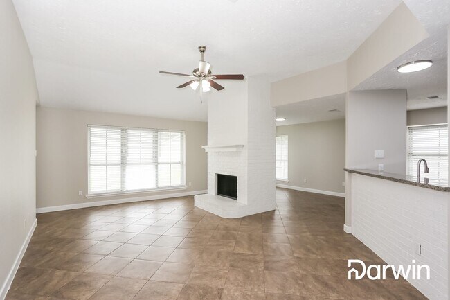 Building Photo - 314 Flora Vista Dr