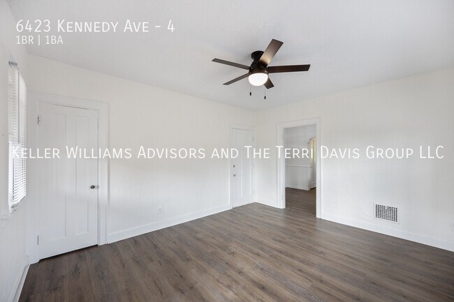Foto del edificio - 6423 Kennedy Ave