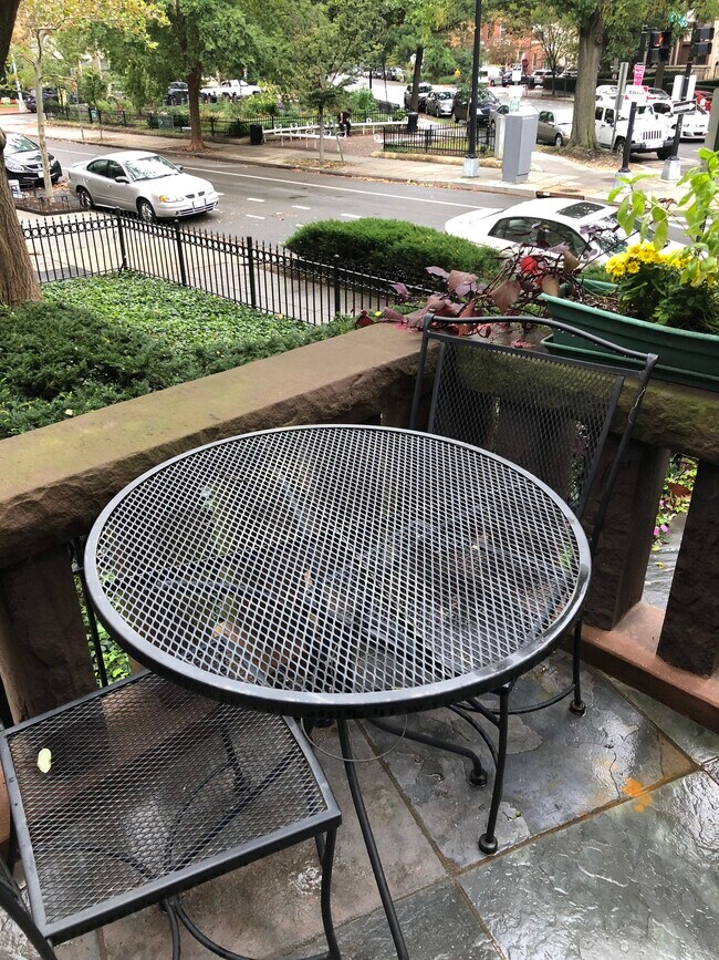 Upper patio - 1824 17th St NW