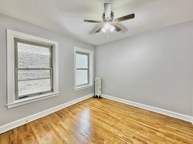 Foto del edificio - 6306 N Leavitt St