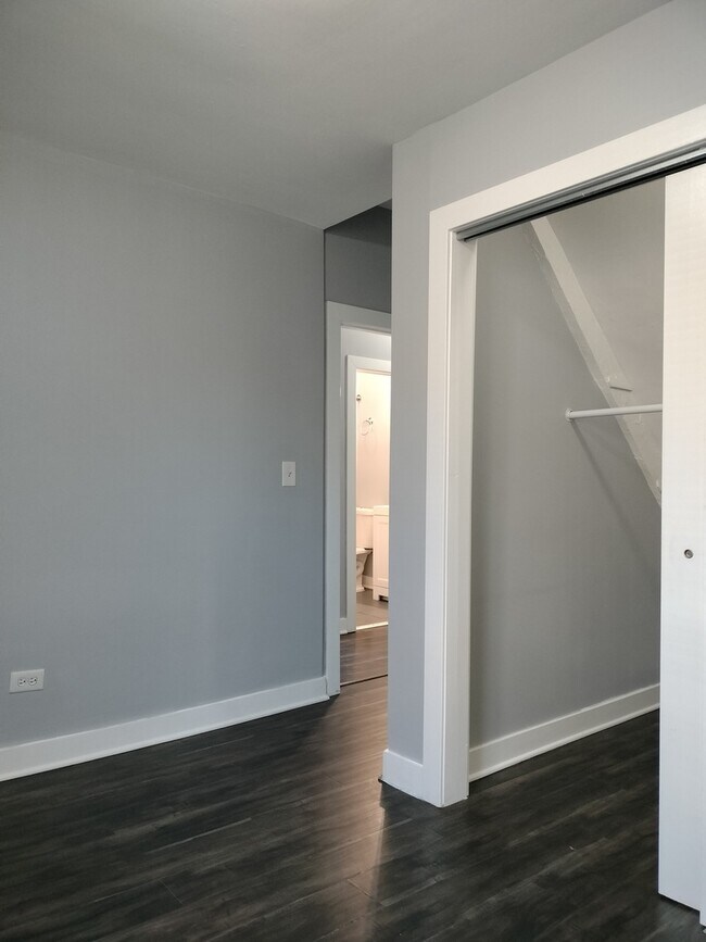 Foto del edificio - 4800 S Winchester Ave