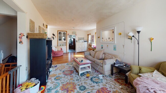 Foto del edificio - 111 Highland Rd