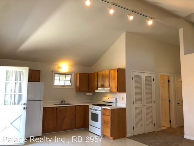 Building Photo - 2 br, 1 bath House - 3742 Mahina Avenue, #A