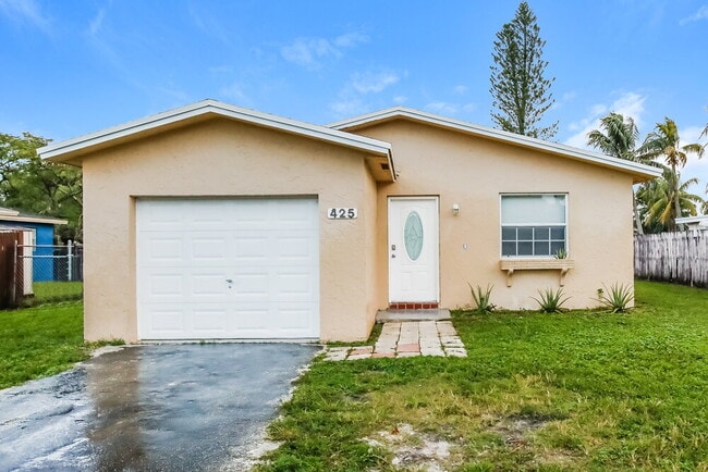 Building Photo - 425 SW 74th Ave