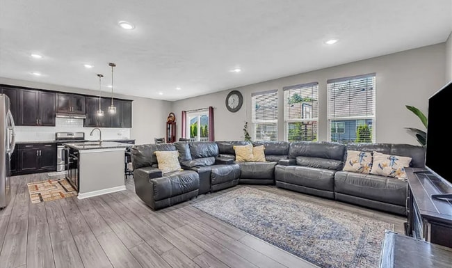 Building Photo - Charming 4 beds 5 baths in Brunswick!
