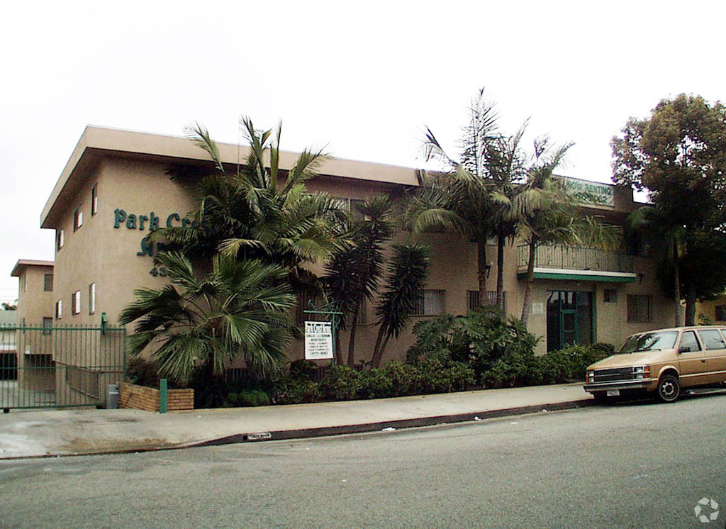 Primary Photo - Park Crest Arms